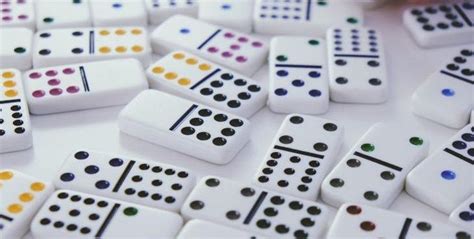 Wondering how to play dominoes for fun family games or learning resources? Domino spelregels - TheGameRoom