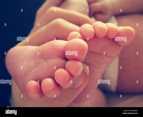 Foot Feet Hand Hi Res Stock Photography And Images Alamy