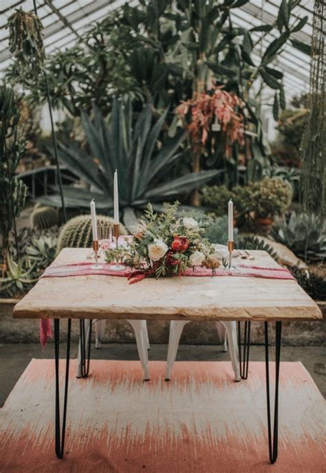 These 6 Mid Century Modern Wedding Decor Ideas Will Make You Swoon