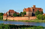 File:Panorama of Malbork Castle, part 4.jpg - Wikimedia Commons