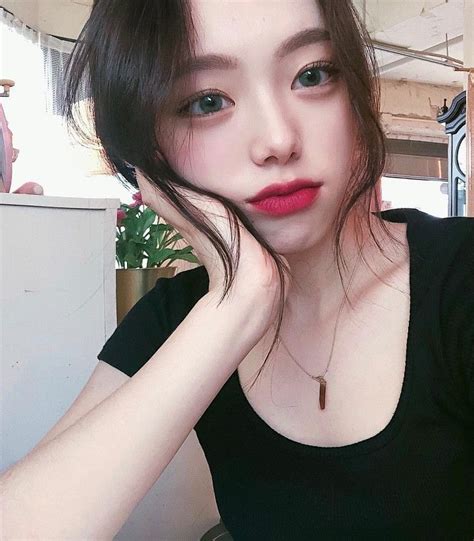 귀여운 소녀에 있는 ᄋ ᄋ님의 핀 2020 한국 눈 화장 얼굴 예쁜 여자 얼굴