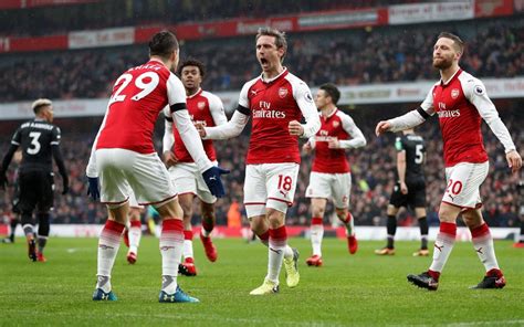 The official account of arsenal football club. Arsenal 4 Crystal Palace 1: Early blitz provides hope for ...