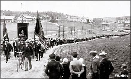 Minnesmonument skotten i adalen 1931 is located in kramfors. Ådalen 1931 och vår nya yrkesarmé | Anders Romelsjö på jinge.se