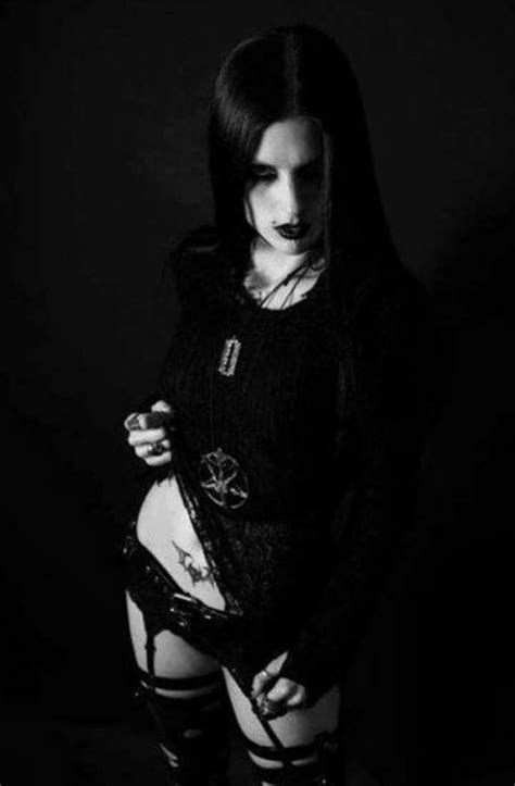Pin By Shannon Piro Capen On The Beautiful Darkness Black Metal Girl