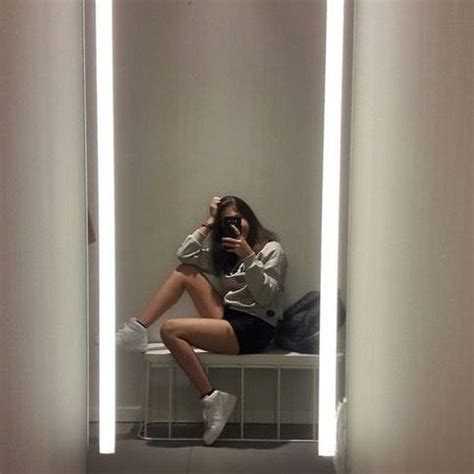 𝐅𝐨𝐭𝐤𝐲 𝐍𝐚 𝐂𝐢𝐭𝐚𝐭𝐲 2 2K na Instagramu anicka Mirror selfie