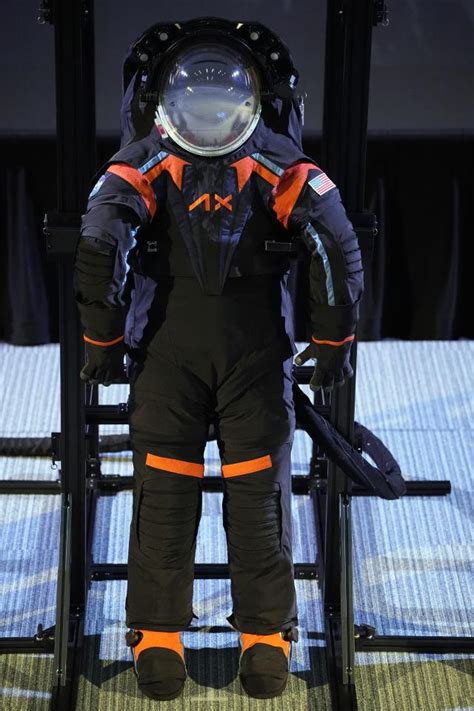 Nasas New Spacesuits Elon Musk Wants To Build A Town For Spacex And 3