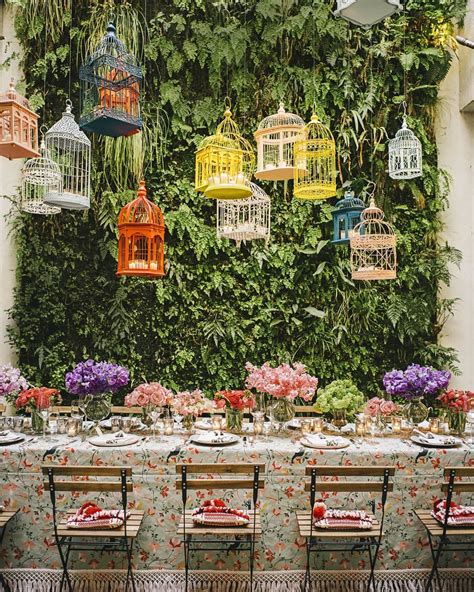 These Verdant Two Story Gardens Make For An Enchanting Dinner Party In