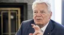 Interview mit Joachim Gauck: Kann man mit Waffen Frieden schaffen? „Ja ...