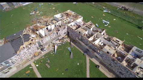 Live Aerial Video Of Tornado Damage In Vinton Iowa Youtube