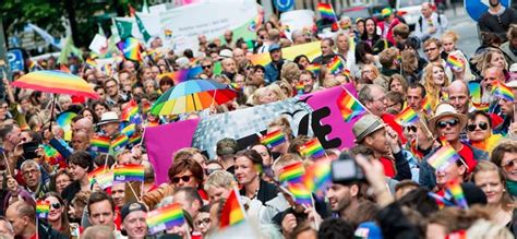Oslo Gay Pride 2024 Met Eten Biertenten En Een Kleine Markt