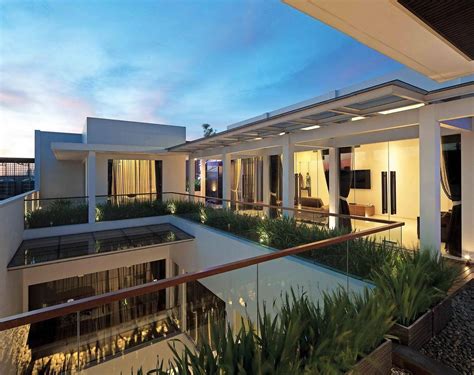 12 Desain Balkon Keren untuk Rumah Mewah Anda - ARSITAG