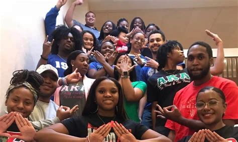Black Fraternity And Sorority Members Are Helping High Schoolers Pay