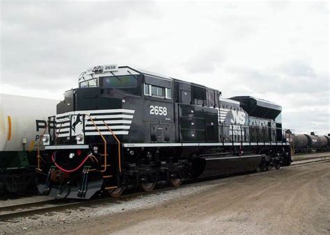 Ns Sd70m 2 2658 Railroad Discussion Forum And