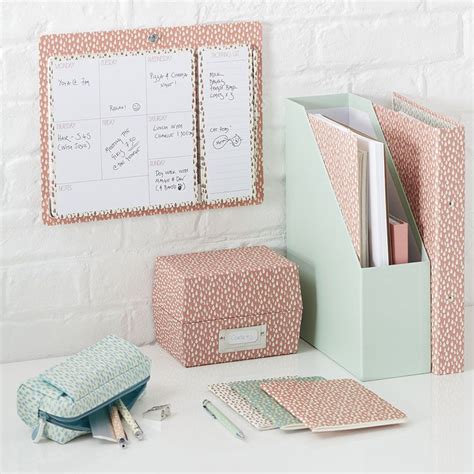 Our assortment of stylish organizational accessories will bring style and function to cute office desk supplies can offer you many choices to save money thanks to 18 active results. A tidy desk, a tidy mind... | Desk organization diy ...