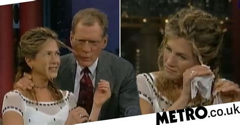 David Letterman Sucks On Jennifer Anistons Hair In Interview Metro News