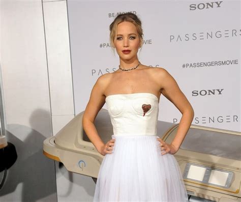 jennifer lawrence s height weight dating history body measurements net worth and more celeb volt