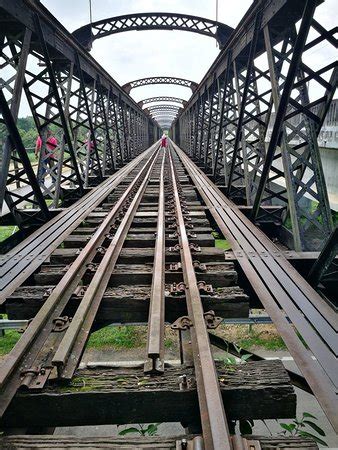 The victoria bridge is a railway bridge that crosses the perak river near kuala kangsar. Victoria Bridge (Kuala Kangsar) - 2020 All You Need to ...