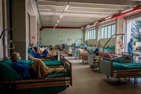 Ospedali Affollatissimi Pazienti Ovunque Corriereit