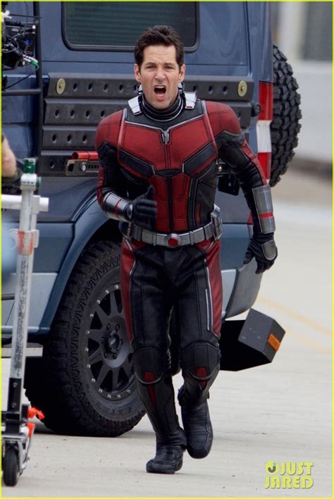 Paul stephen rudd was born in passaic, new jersey. Paul Rudd Runs in Costume on the Set of 'Ant-Man and The ...