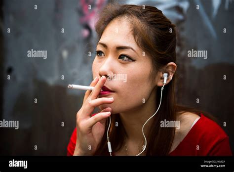 Chinese Girl Smoking Hi Res Stock Photography And Images Alamy