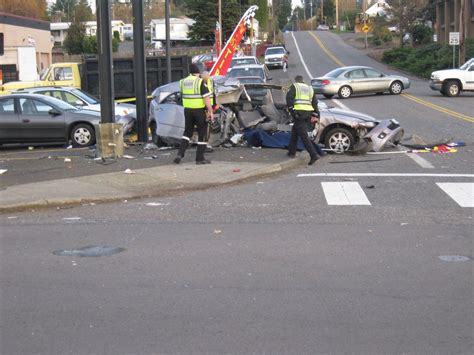 Car Crash In Hazel Dell Kills 1 Person Injures Another