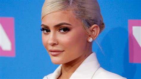 Kylie Jenner Sells Kylie Cosmetics Majority Stake To Coty For 600