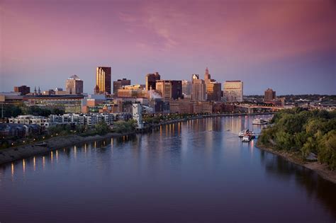 At just over 400,000 people, it is the largest city in minnesota. Rate This City: Day 25 - Minneapolis-Saint Paul | Sports ...