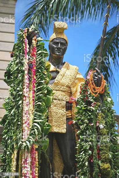 King Kamehameha Statue In Honolulu Stock Photo Download Image Now