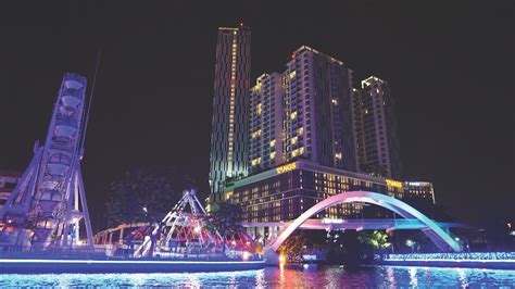 Easy way to see the historic view along the river! Cruise Into The History of Melaka Via Melaka River Cruise ...