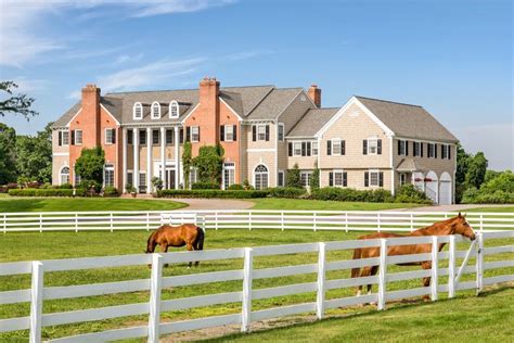 This Luxury Gentlemans Country Estate Is Situated On 45 Pristinely