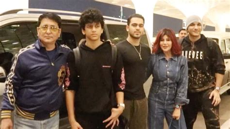 Sajid Nadiadwala With His Wife Wardha Khan Spotted At Mumbai Airport Shudh Manoranjan Youtube