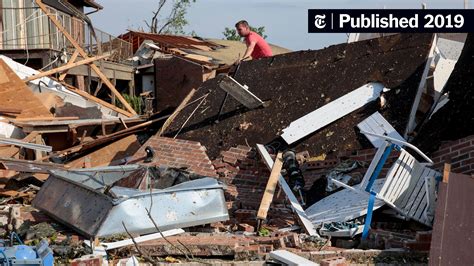 Photos of Missouri Tornado: Jefferson City Damage 'Extensive' - The New ...