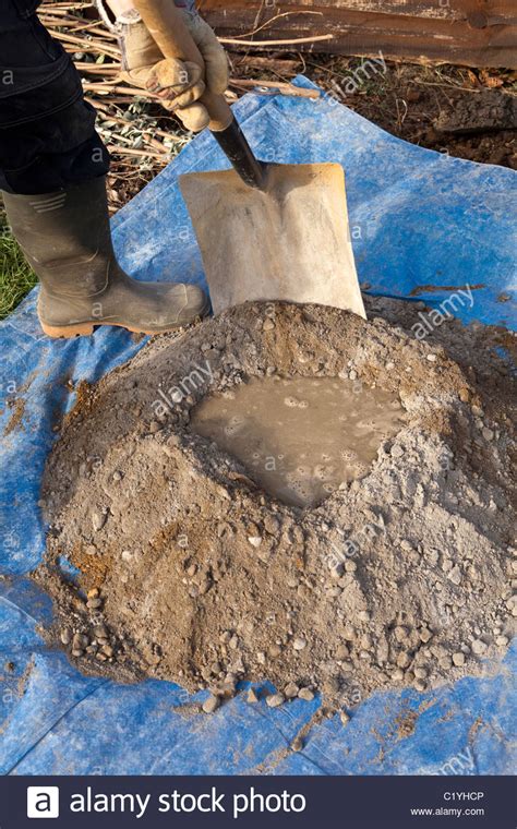 Mixing Concrete Stock Photos And Mixing Concrete Stock Images Alamy