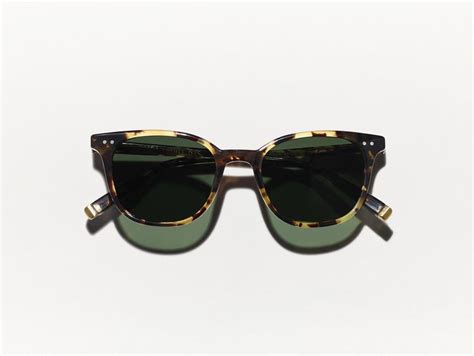 Loren Sun Sunglasses Winter Looks Timeless Design