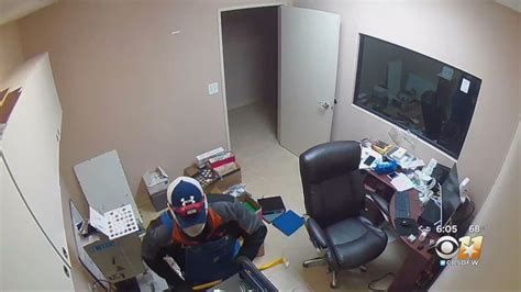 Burglar Caught On Camera As Someone Guides Him To Valuables Youtube