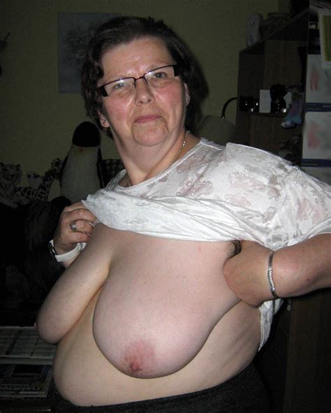 Elder Statesman Housewives Posing Nude Maturegrannypussy Com