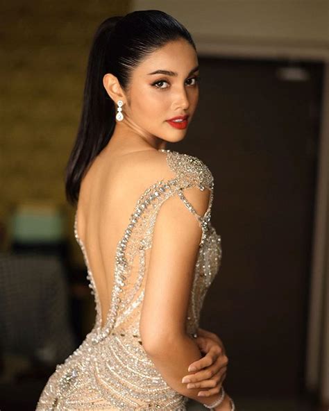 For more information, visit the website: วีนา ปวีณา สาวงามตัวเต็ง Miss Universe Thailand 2020