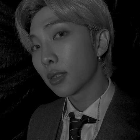 𝑃𝑟𝑖𝑛𝑐𝑒𝑠𝑠 — 𝐉𝐮𝐧𝐠𝐠𝐮𝐤 𝐖𝐚𝐥𝐥𝐩𝐚𝐩𝐞𝐫 In 2021 Kim Namjoon Namjoon Dark Aesthetic