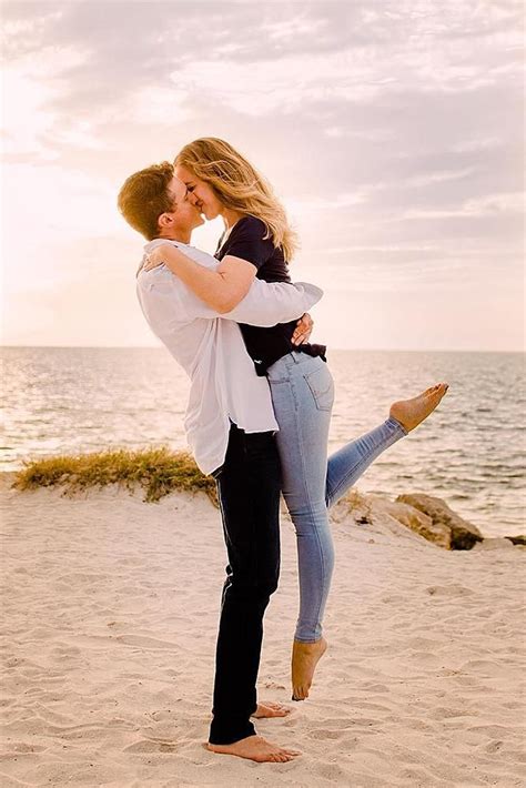 Couples Beach Photography Couples Poses For Pictures Couple Picture Poses Cute Couple Poses