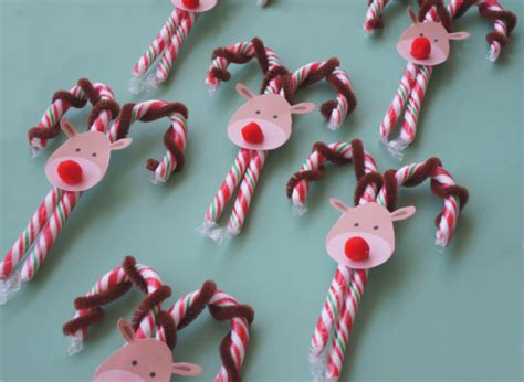 The Cutest Candy Cane Reindeer Craft