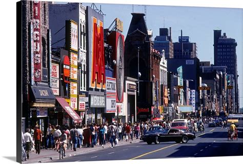 Canada Ontario Toronto Yonge Street The Worlds Longest Street Wall