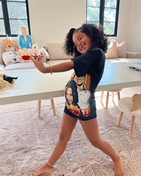 khloe kardashian shares sweet photo of daughter true but her pose draws attention to bizarre