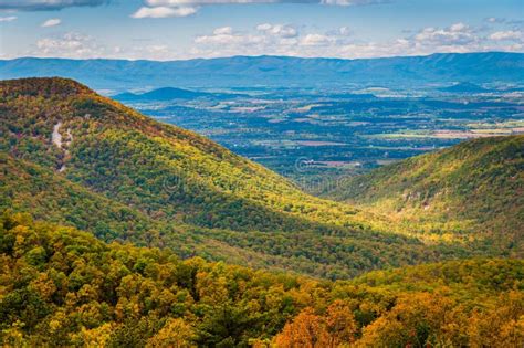 Early Autumn View Of The Shenandoah Valley Seen From Skyline Dr Stock
