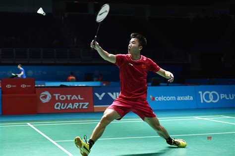 A malaysian badminton player has been heavily fined for smoking during a tournament, officials said, the latest untoward incident to hit the sport in the country. MALAYSIA - KUALA LUMPUR - BADMINTON - MALAYSIA OPEN - DAY ...