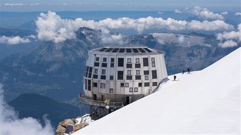 Overcrowded And More Dangerous Mont Blanc Faces A Crisis The New