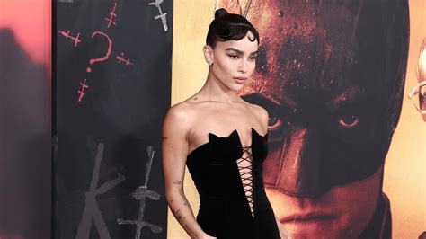 Zoë Kravitzs Latest Catwoman Red Carpet Look Is Her Boldest Yet