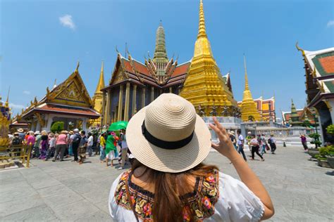 As Thailand Mourns, the Chinese Tourism Industry Tries to ...