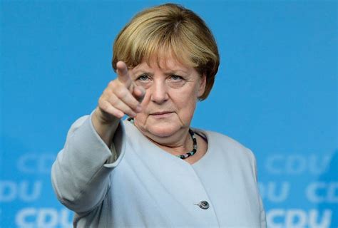 Chancellor merkel takes political flak as germany struggles to agree on lockdown measures. Angela Merkel veut repartir au combat