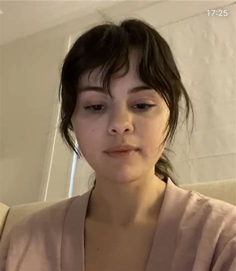 No Make Up Selena Is Just Begging To Get Face Fucked Scrolller
