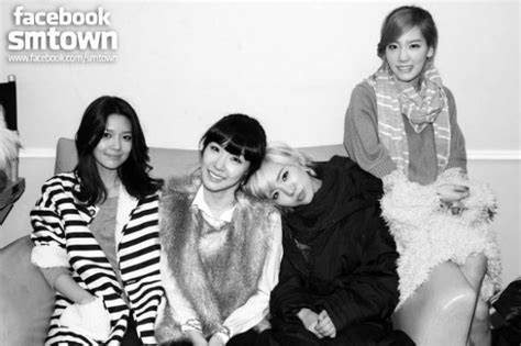 Snsd Reveals Bts Photos From Nyc Fan Signing Event Soompi